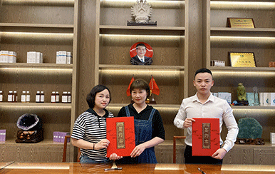 恭喜江西省萍鄉(xiāng)市李女士、顏女士成功簽約翌芙萊！